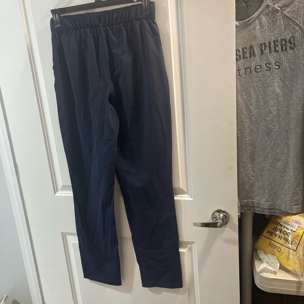 Lululemon Navy Pants On The Fly Pants Like New Condition Size 8 - Picture 2 of 5